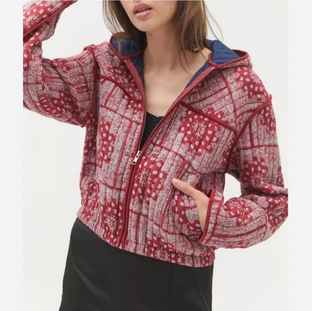 New! || URBAN OUTFITTERS || red quilted jacket, blue patterns, hood, zip up Sz S